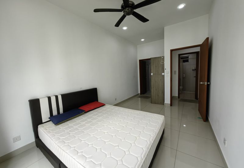 Meridin Bayvue Apartment