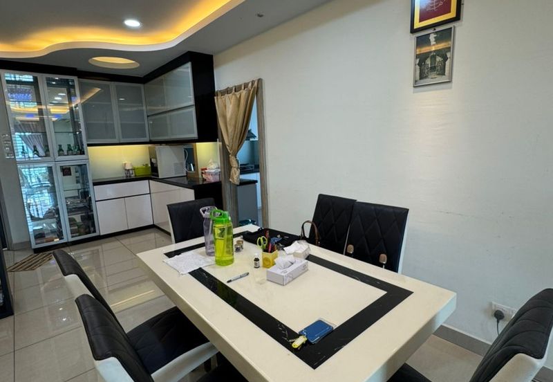 Eastbay Luxury Apartment