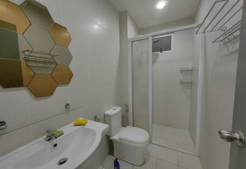 Meridin Bayvue Apartment