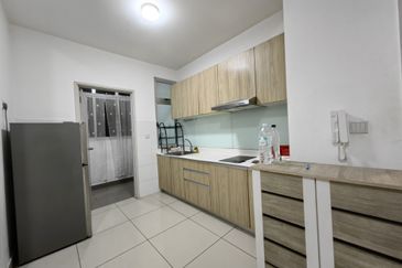 Meridin Bayvue Apartment