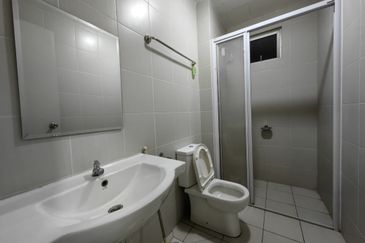 Meridin Bayvue Apartment