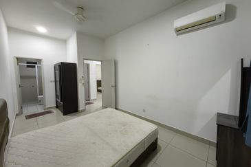 Meridin Bayvue Apartment