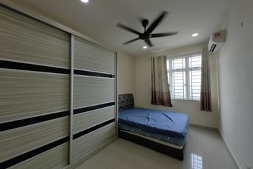 Meridin Bayvue Apartment