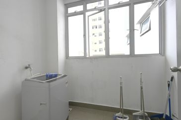 Meridin Bayvue Apartment