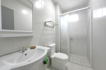 Meridin Bayvue Apartment