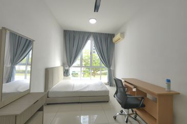 Meridin Bayvue Apartment