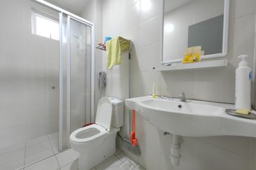 Meridin Bayvue Apartment