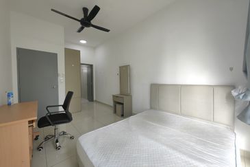 Meridin Bayvue Apartment