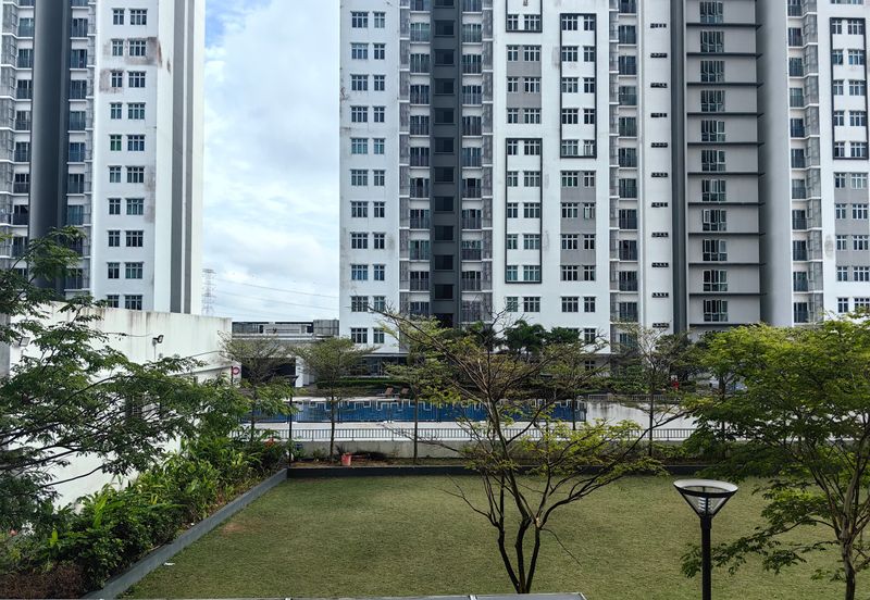 Meridin Bayvue Apartment