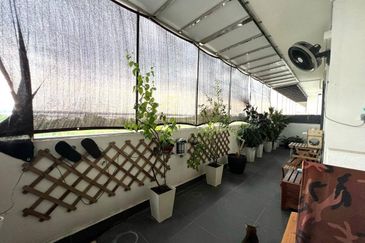 Meridin Bayvue Apartment