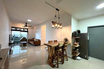 Meridin Bayvue Apartment