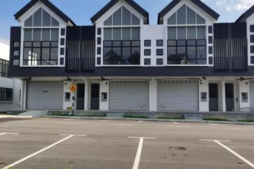 Ixora Park City @ Meridin East Double Storey Shoplot for Rent