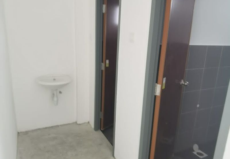 Ixora Park City @ Meridin East Double Storey Shoplot for Rent