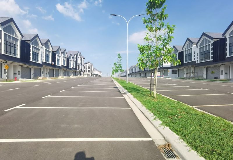 Ixora Park City @ Meridin East Double Storey Shoplot for Rent