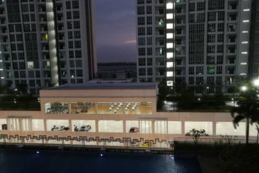 Meridin Bayvue Apartment