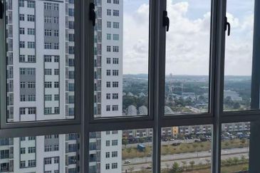 Meridin Bayvue Apartment