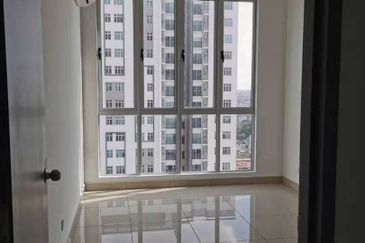 Meridin Bayvue Apartment