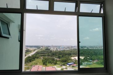 Meridin Bayvue Apartment