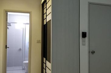 Meridin Bayvue Apartment