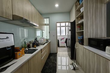 Meridin Bayvue Apartment