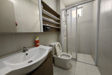 Meridin Bayvue Apartment