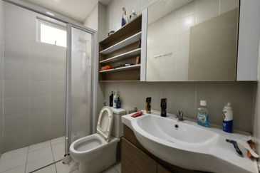 Meridin Bayvue Apartment