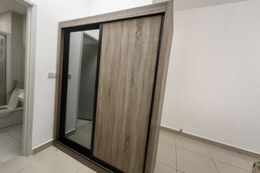 Meridin Bayvue Apartment