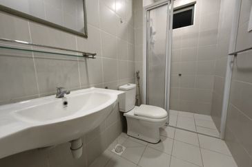 Meridin Bayvue Apartment