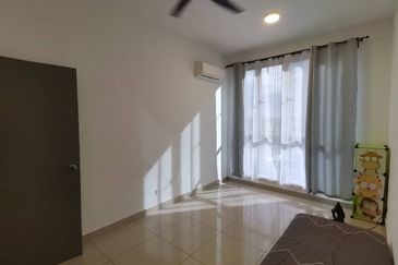 Meridin Bayvue Apartment