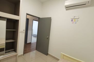 Meridin Bayvue Apartment