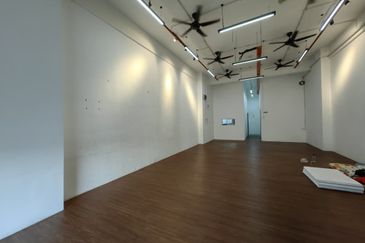 Meridin Bayvue @ Sierra Perdana, Masai Shoplot for Rent