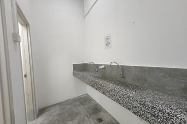 Meridin Bayvue @ Sierra Perdana, Masai Shoplot for Rent