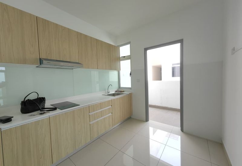 Meridin Bayvue Apartment