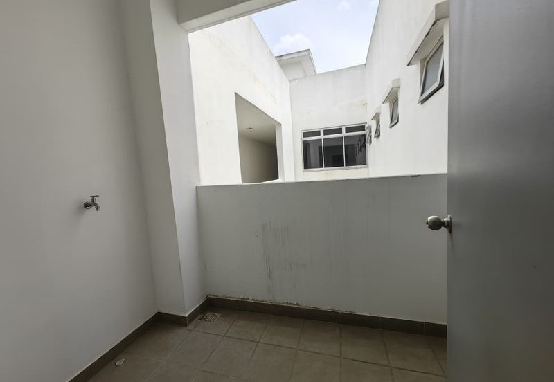 Meridin Bayvue Apartment