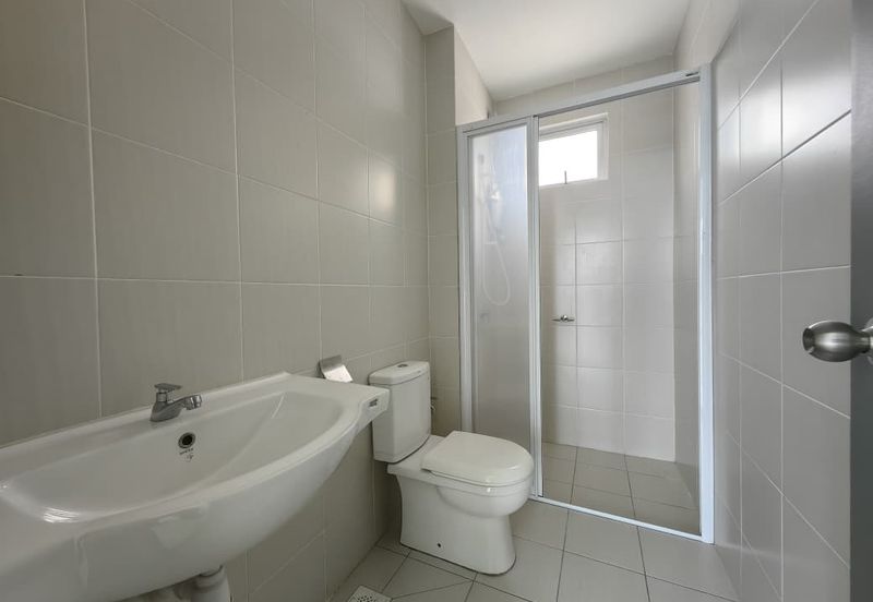 Meridin Bayvue Apartment