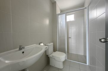 Meridin Bayvue Apartment