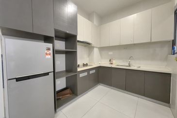 Baypoint @ Country Garden Danga Bay