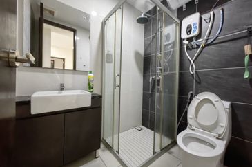 Baypoint @ Country Garden Danga Bay