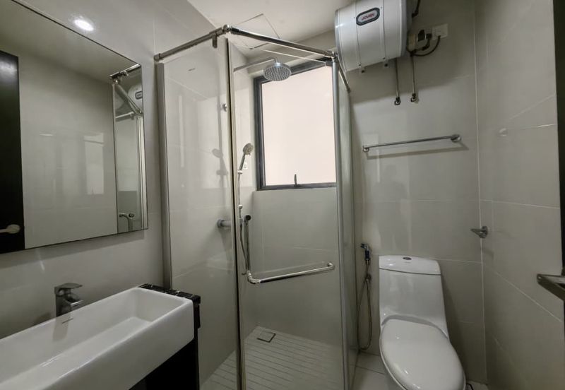 Baypoint @ Country Garden Danga Bay