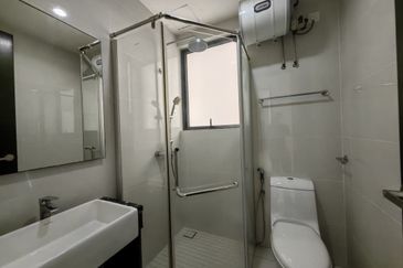 Baypoint @ Country Garden Danga Bay