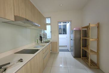 Meridin Bayvue Apartment