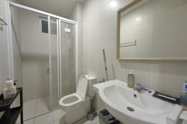 Meridin Bayvue Apartment