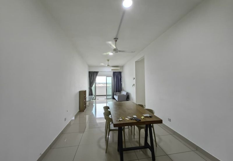 Meridin Bayvue Apartment