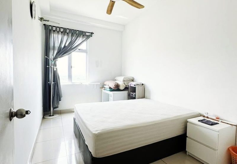 Meridin Bayvue Apartment