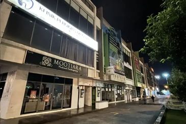 Dagang Cahaya Avenue