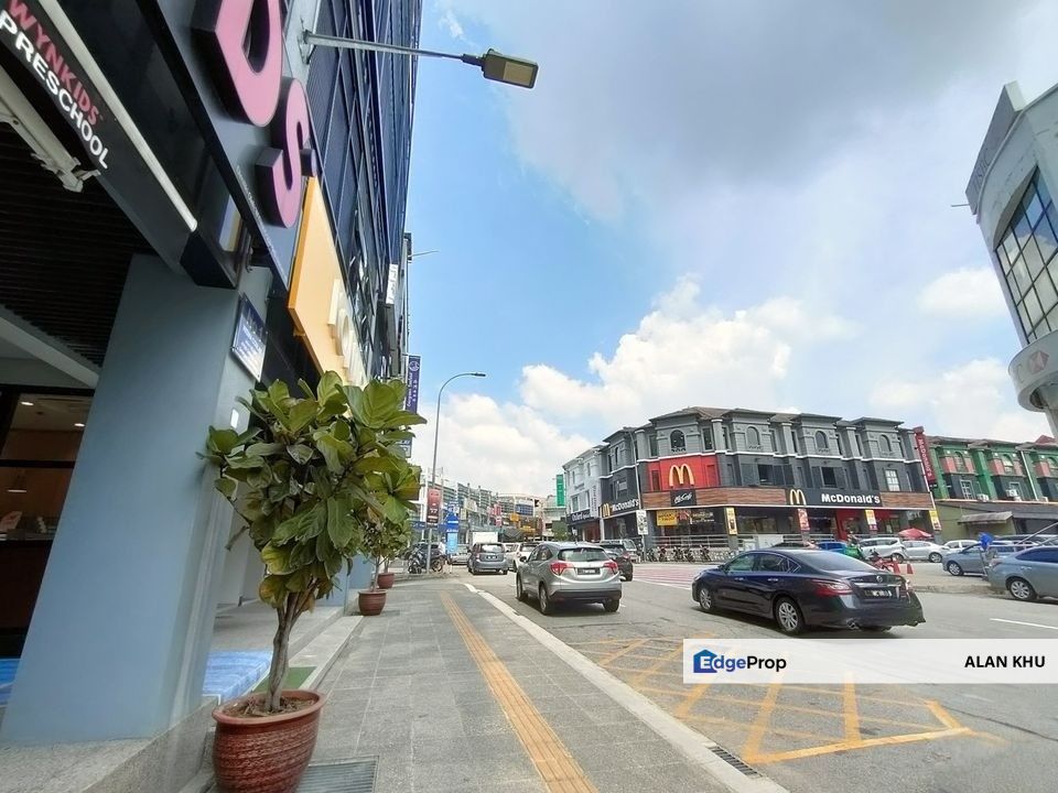 Taipan Business Centre, Ground End Shop, USJ, Subang Jaya, Selangor, Subang Jaya