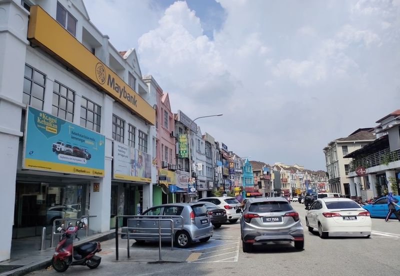 Taipan Business Centre, USJ 10