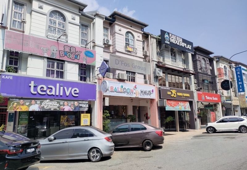 Taipan Business Centre, USJ 10