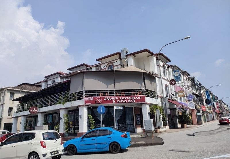 Taipan Business Centre, USJ 10