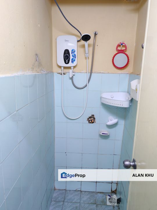Seri Kembangan, Flat Lama, Pangsapuri Mawar Jaya, Walking MRT, Selangor, Seri Kembangan